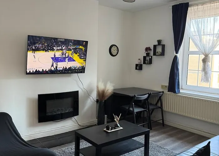 Modern Flat Overlooking Shoreditch