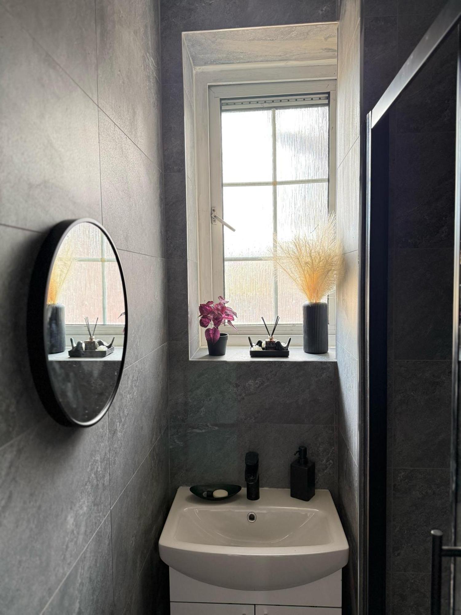 Modern Flat Overlooking Shoreditch Londra