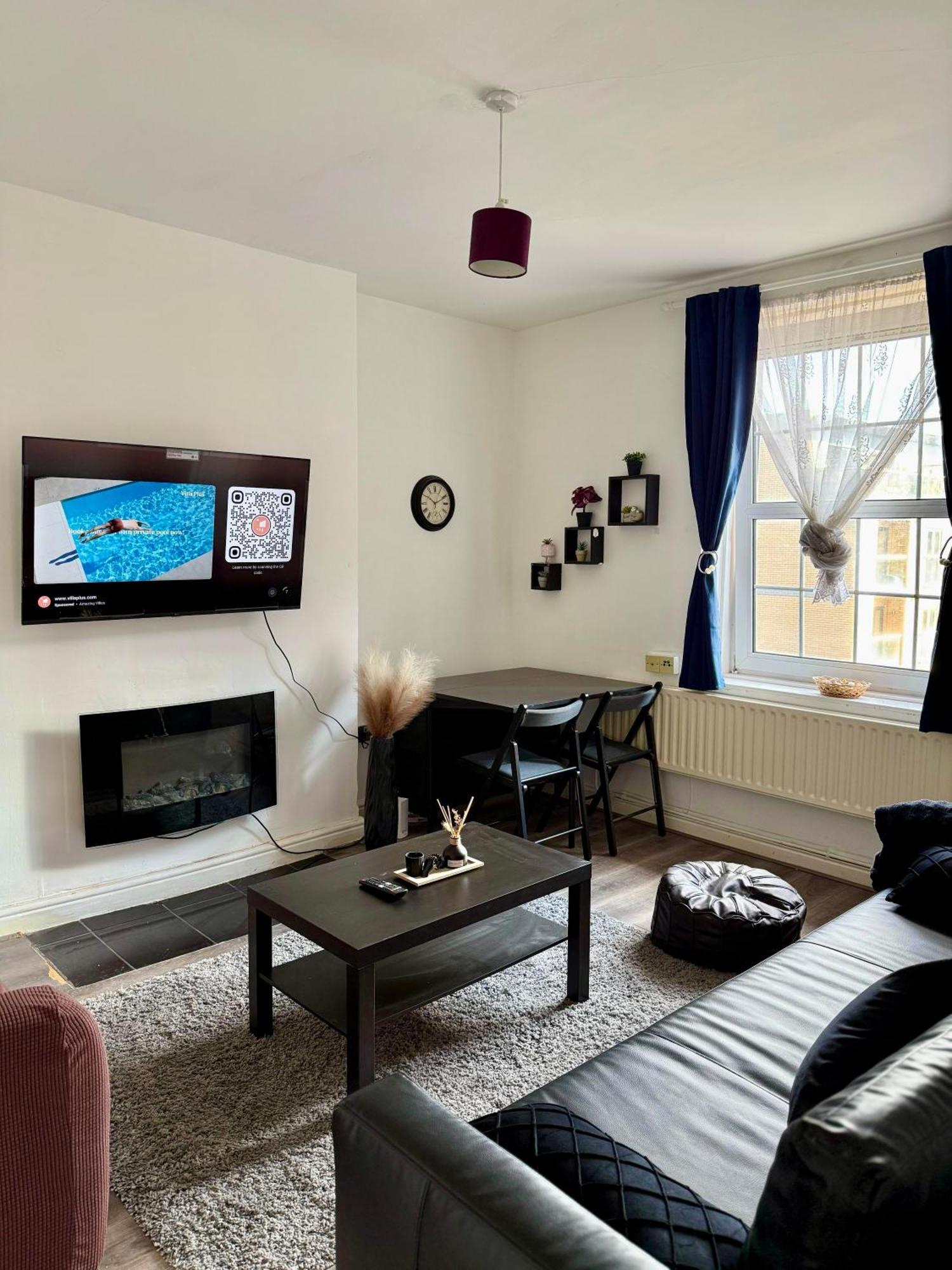 Modern Flat Overlooking Shoreditch * Londra